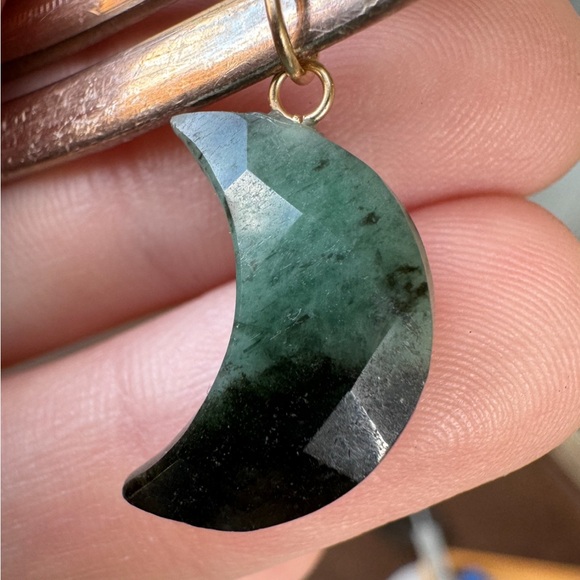 8.00ctw solid 14k yellow gold genuine emerald moon pendant - Picture 3 of 14